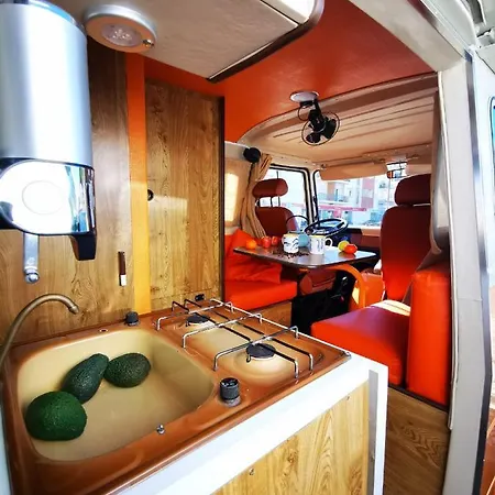 Rent A J9 Camper Van With Blue Classics 豪华帐篷