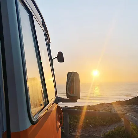 Rent A J9 Camper Van With Blue Classics * 波尔蒂芒