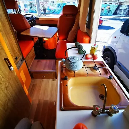 豪华帐篷 Rent A J9 Camper Van With Blue Classics 波尔蒂芒