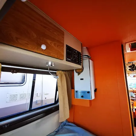 Rent A J9 Camper Van With Blue Classics 豪华帐篷