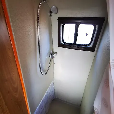 Rent A J9 Camper Van With Blue Classics 豪华帐篷 波尔蒂芒