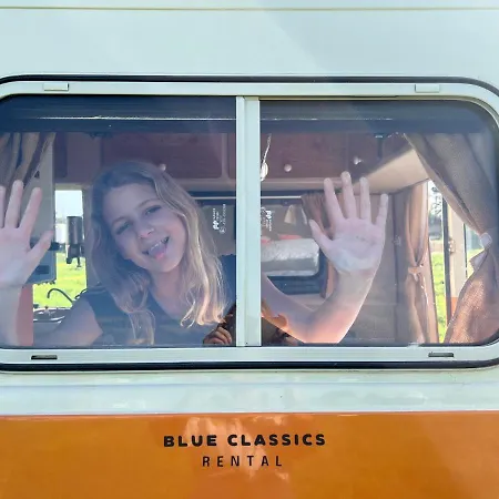 Rent A J9 Camper Van With Blue Classics * 波尔蒂芒